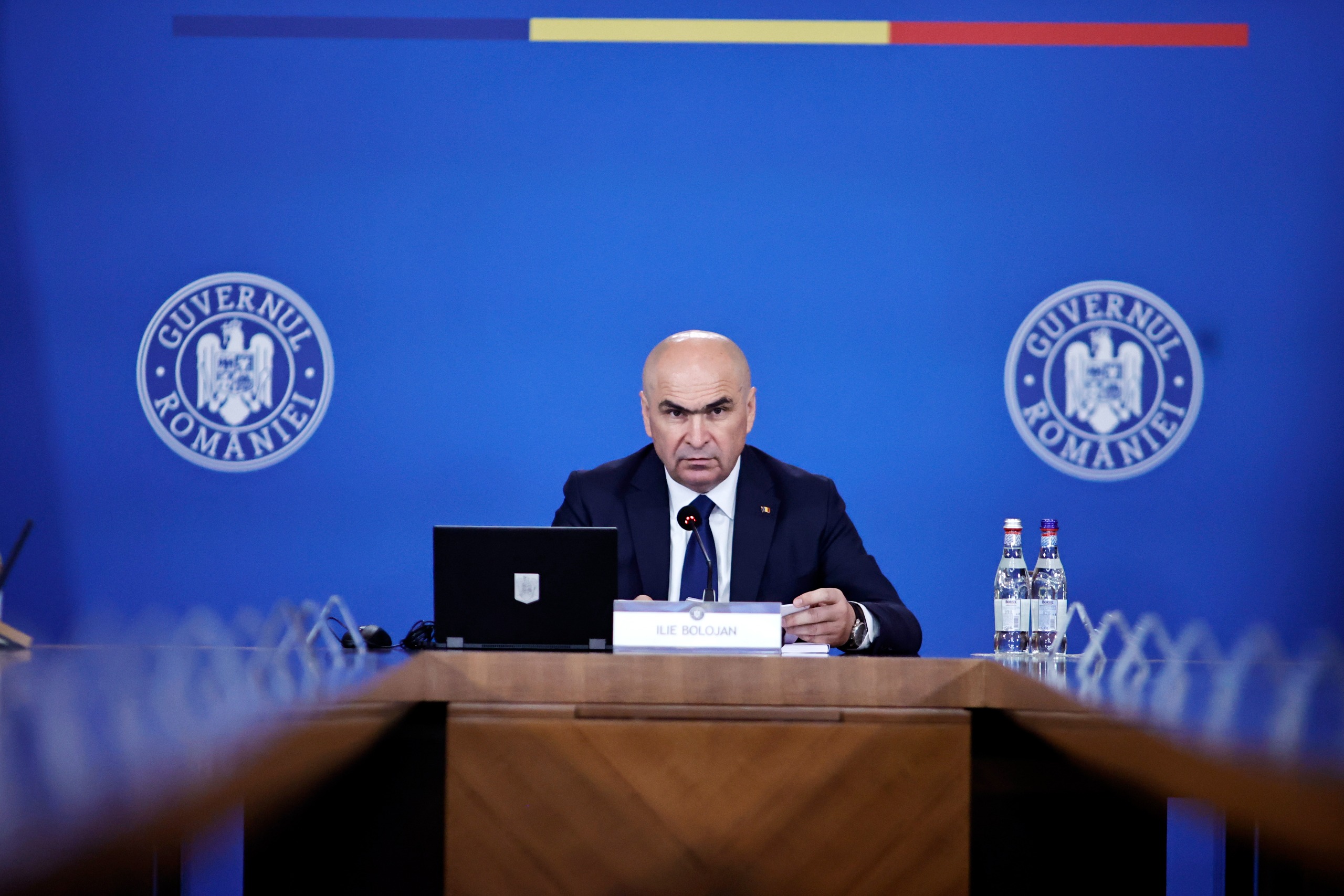 Bolojan, acuzat de „ceaușism”: Campania regizată care a aprins spiritele în politică