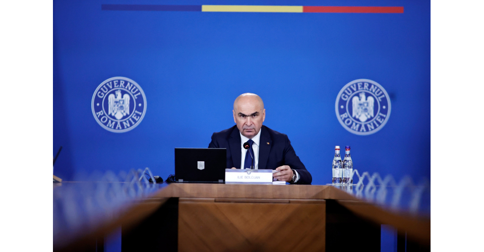 Sfidarea Parlamentului. Cum a reușit Guvernul Bolojan să adopte o lege după ce a fost demis
