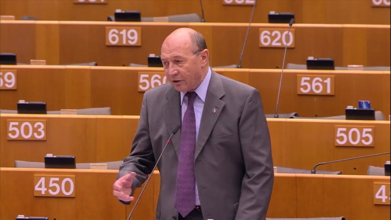 Băsescu, verdict dur: PNL ține România ostatică pentru un singur om