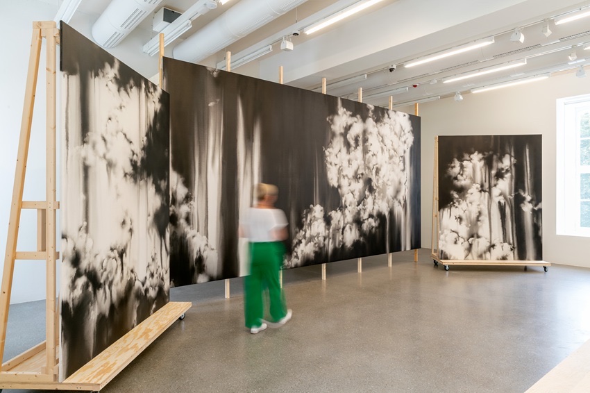 Lucia Tallová: Moving Clouds (3)