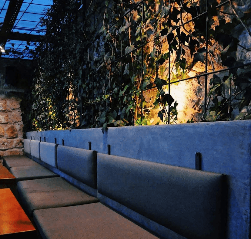 Piedra All Day Cafe Lounge Bar