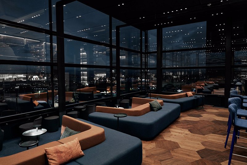 Summit Bar 