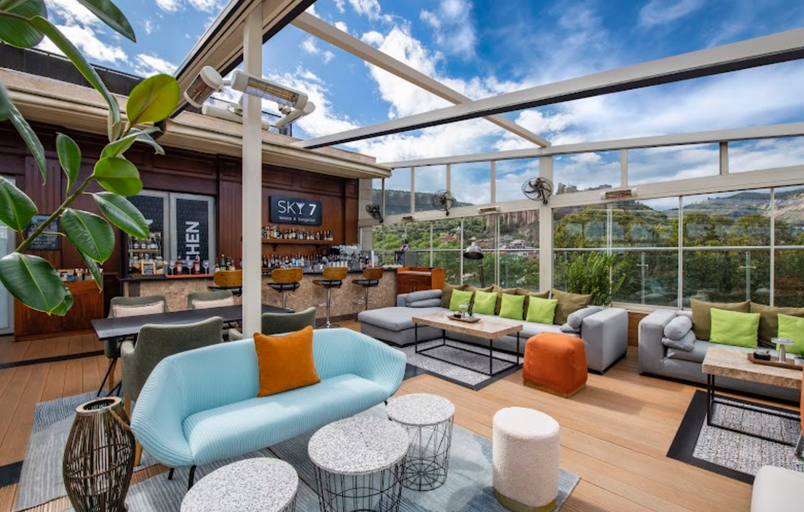 Sky7 Terrace & Lounge Bar 