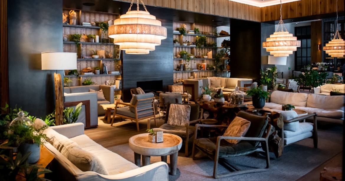 Flora Lounge