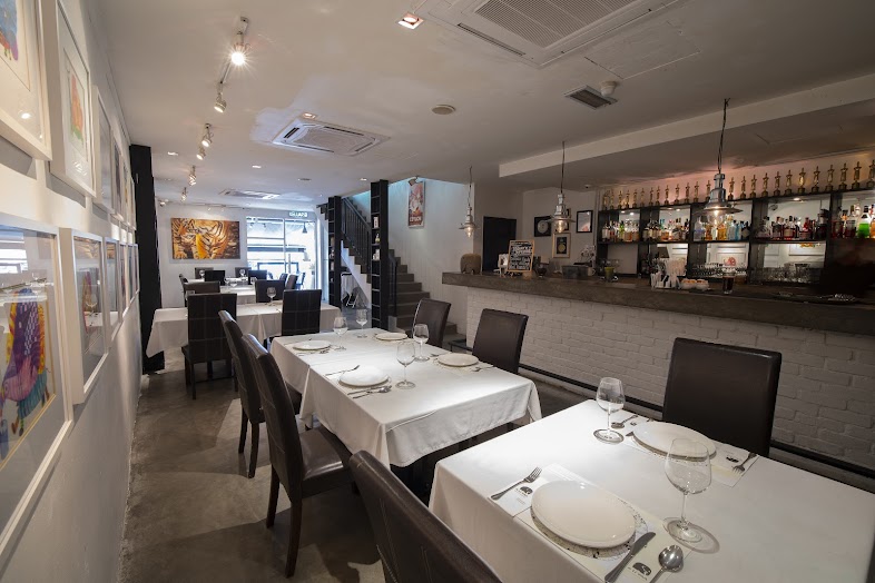 Aliyaa Island Restaurant & Bar