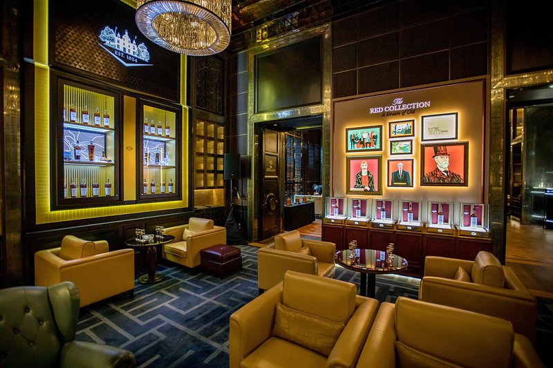 Astor Bar