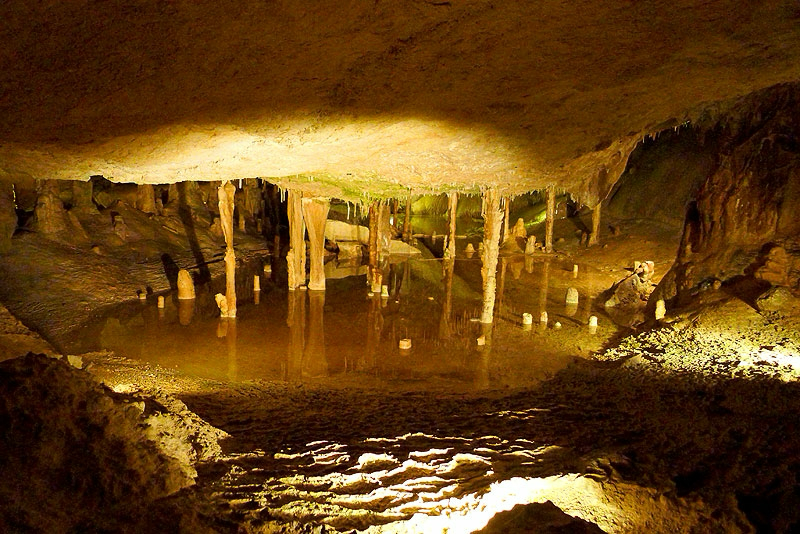 Cova de Can Marçà