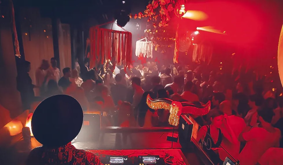 CDLC (Carpe Diem Lounge Club)