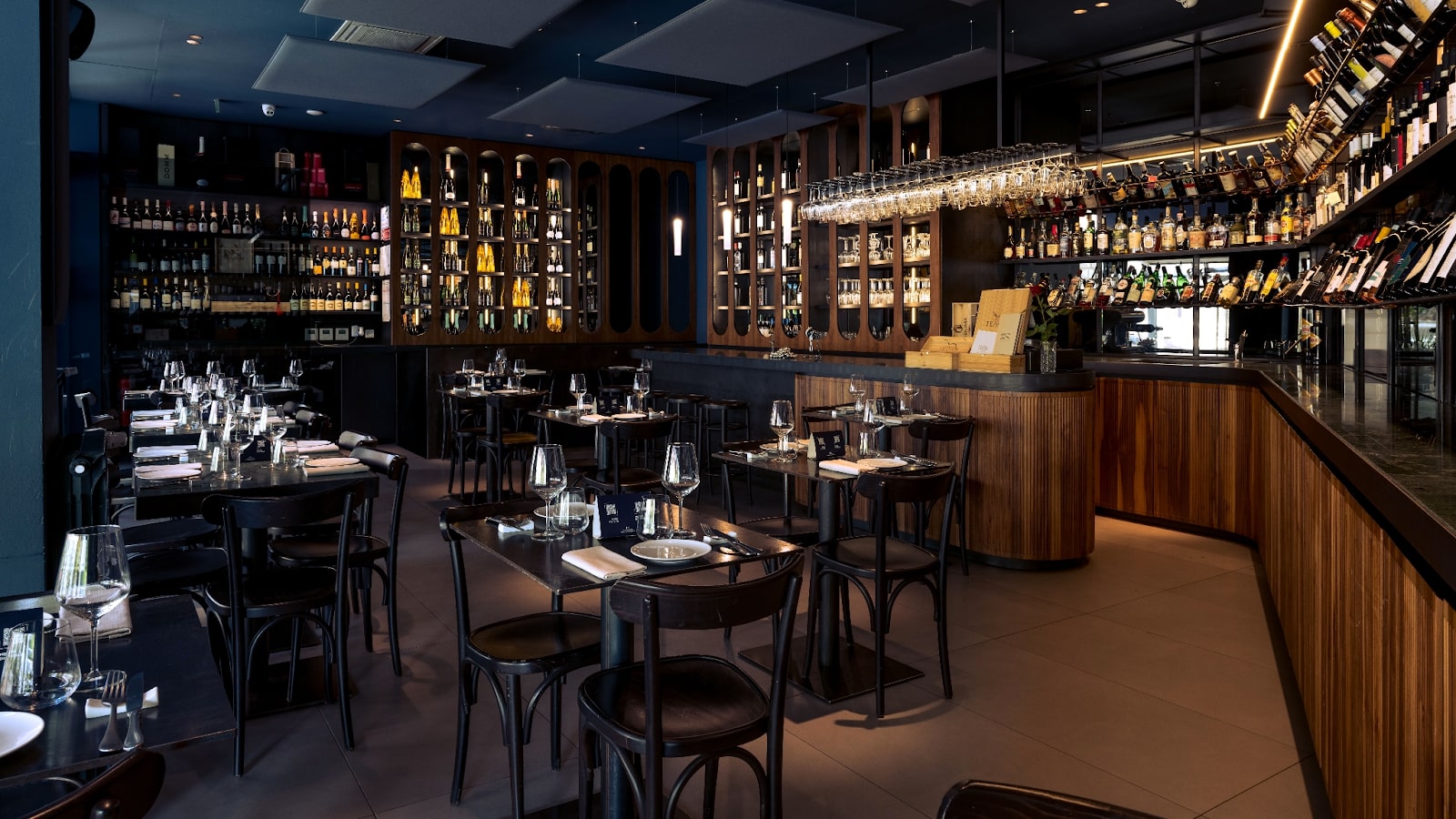 Cantine MILANO — WINE & RESTAURANT