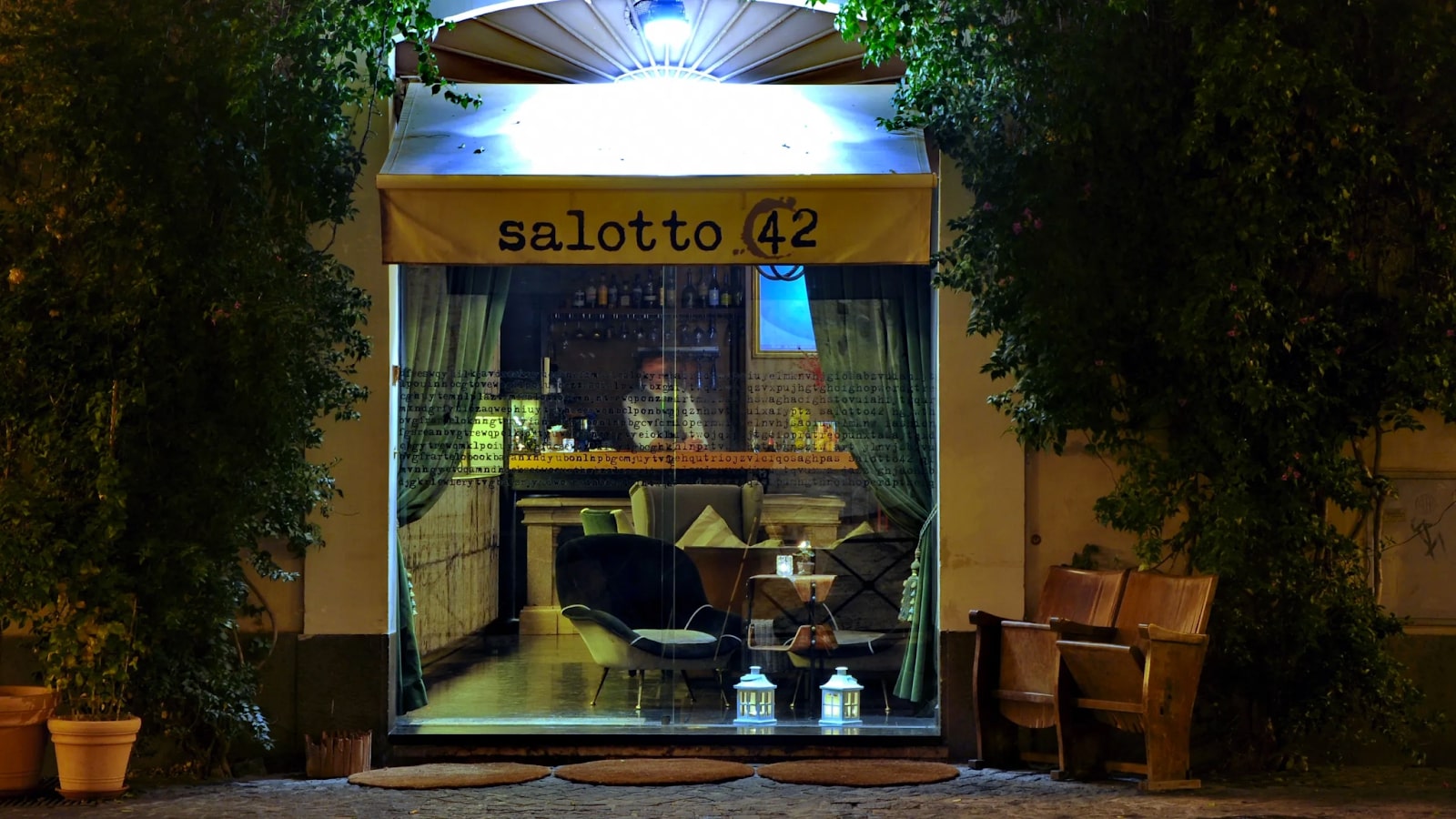 Salotto 42