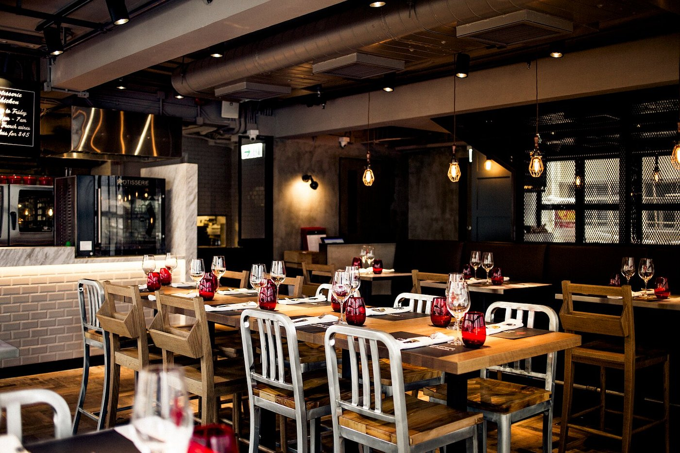 Scarlett Café & Wine Bar