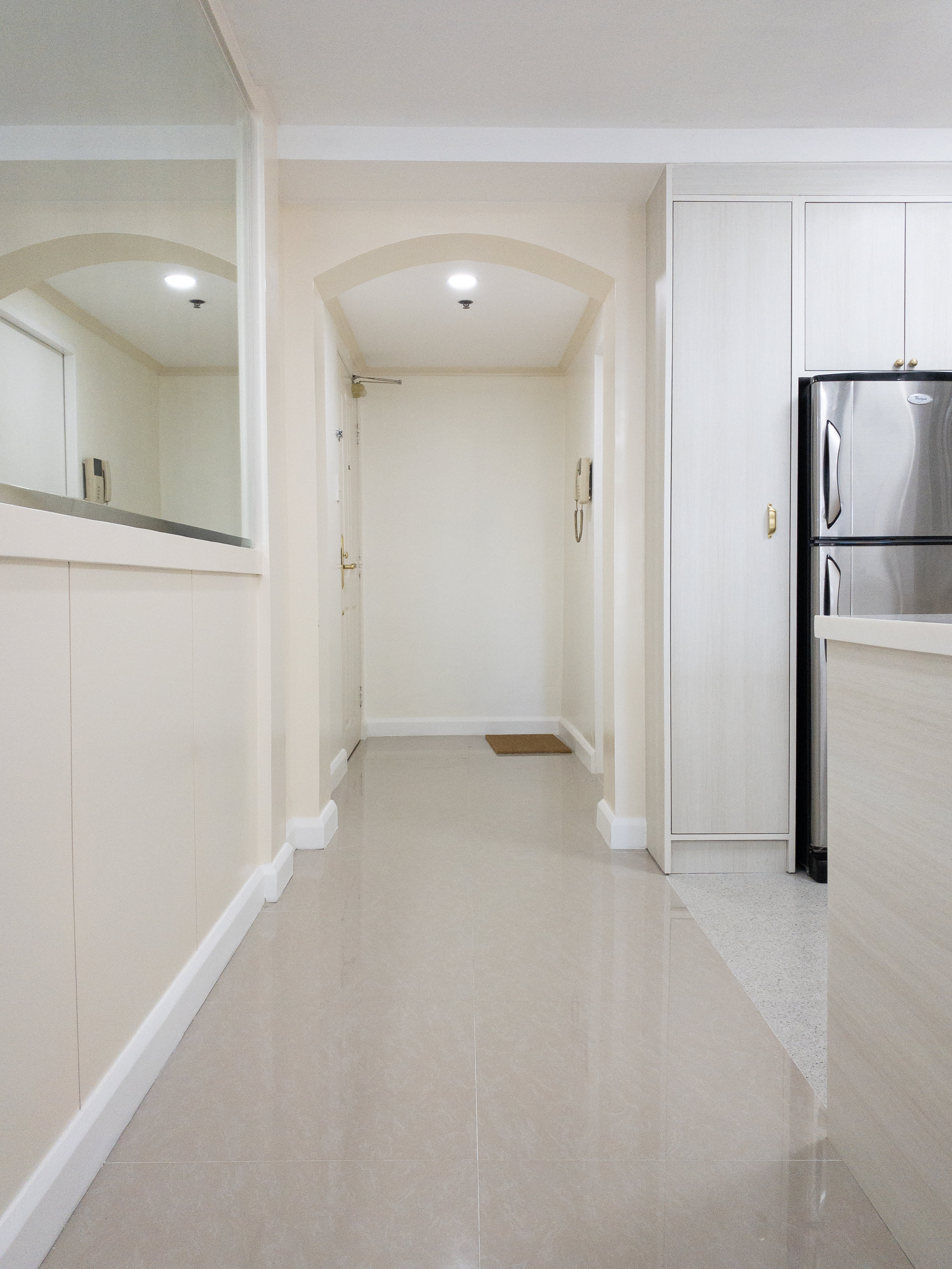 2BR Semi-Furnished Unit at Elizabeth Place  - 5