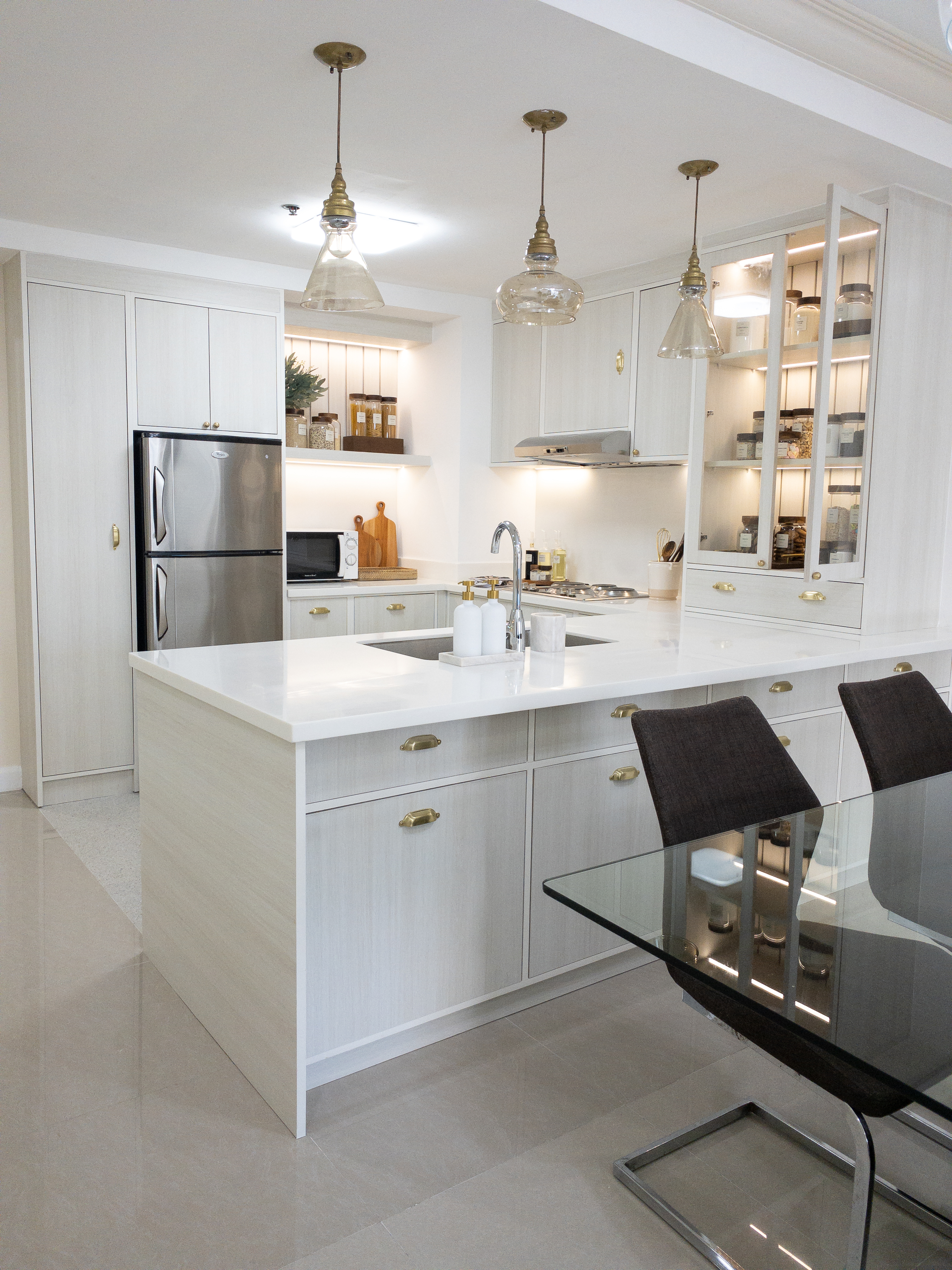 2BR Semi-Furnished Unit at Elizabeth Place  - 7