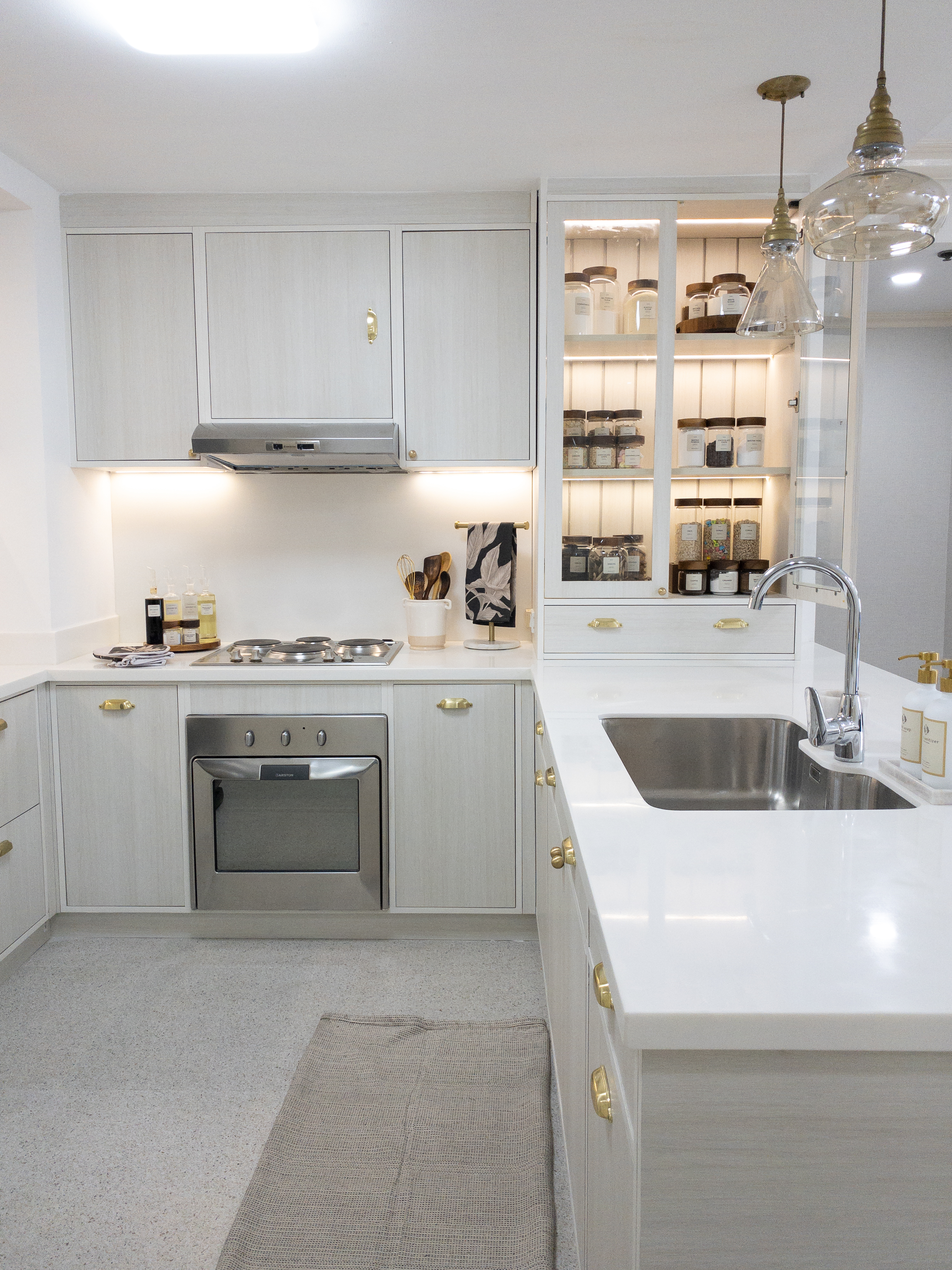 2BR Semi-Furnished Unit at Elizabeth Place  - 8