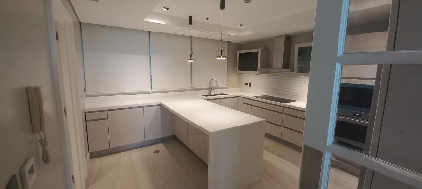 Premium 3-Bedroom Condo for Lease at One Roxas Triangle, Makati - 4