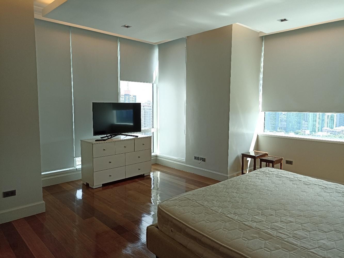 Premium 3-Bedroom Condo for Lease at One Roxas Triangle, Makati - 8