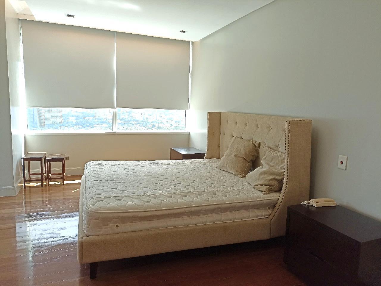 Premium 3-Bedroom Condo for Lease at One Roxas Triangle, Makati - 9