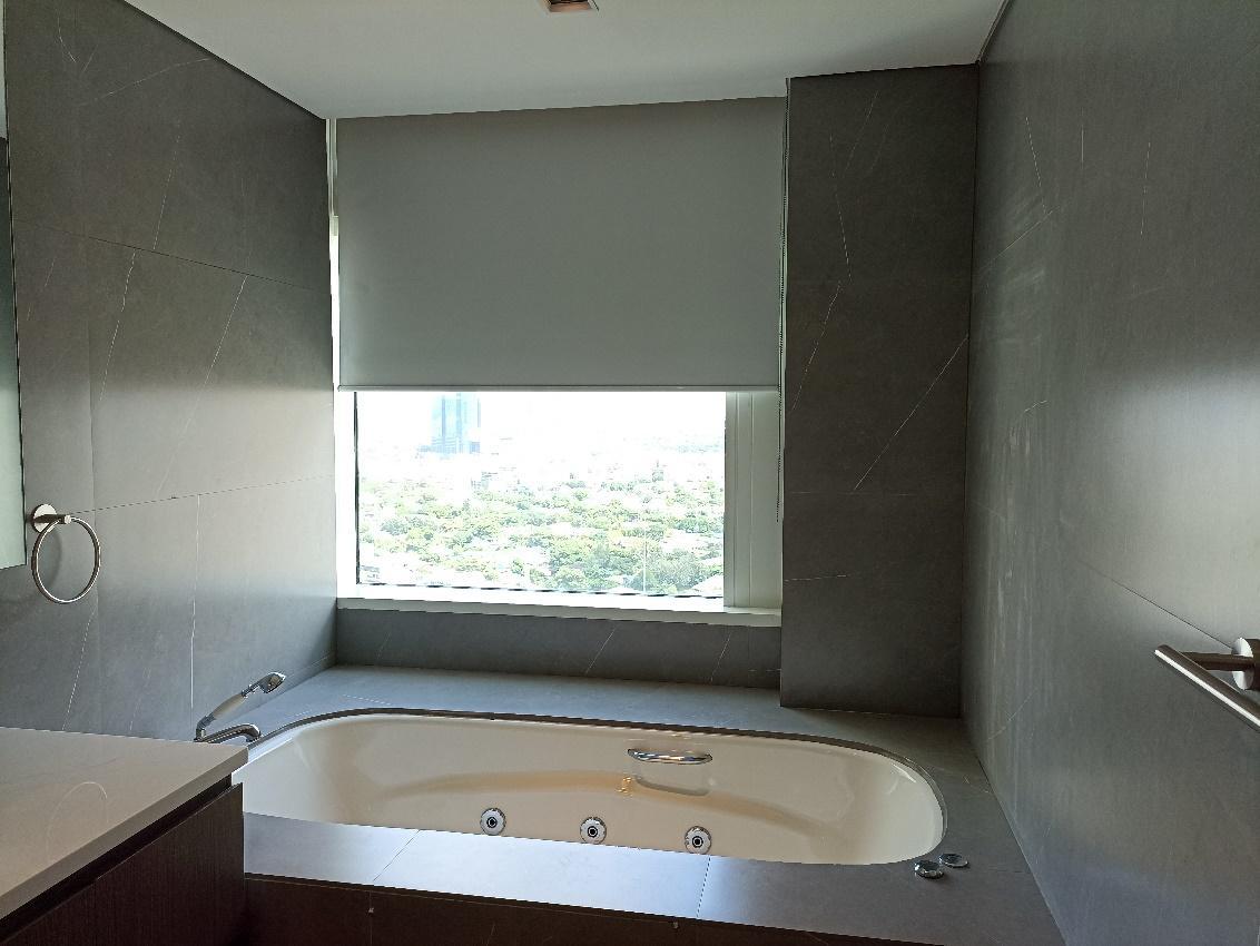 Premium 3-Bedroom Condo for Lease at One Roxas Triangle, Makati - 10