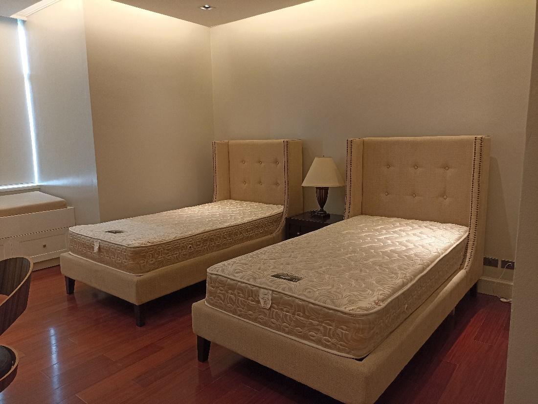 Premium 3-Bedroom Condo for Lease at One Roxas Triangle, Makati - 12