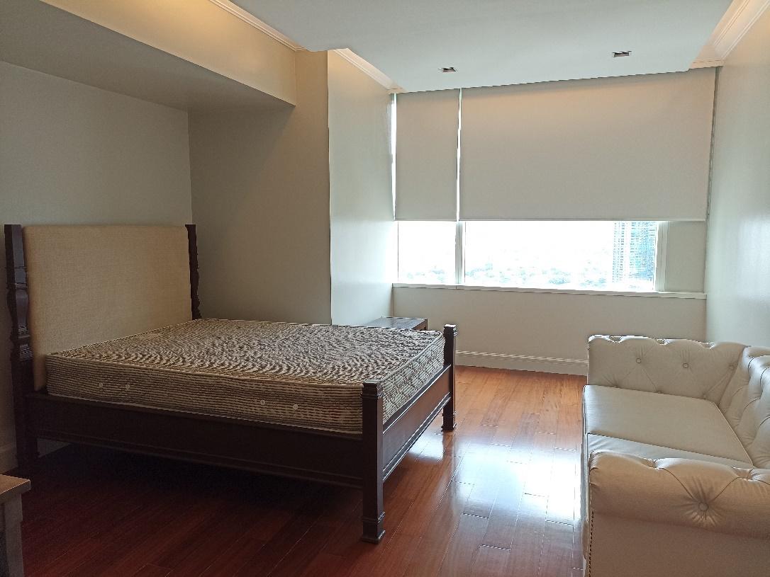 Premium 3-Bedroom Condo for Lease at One Roxas Triangle, Makati - 14