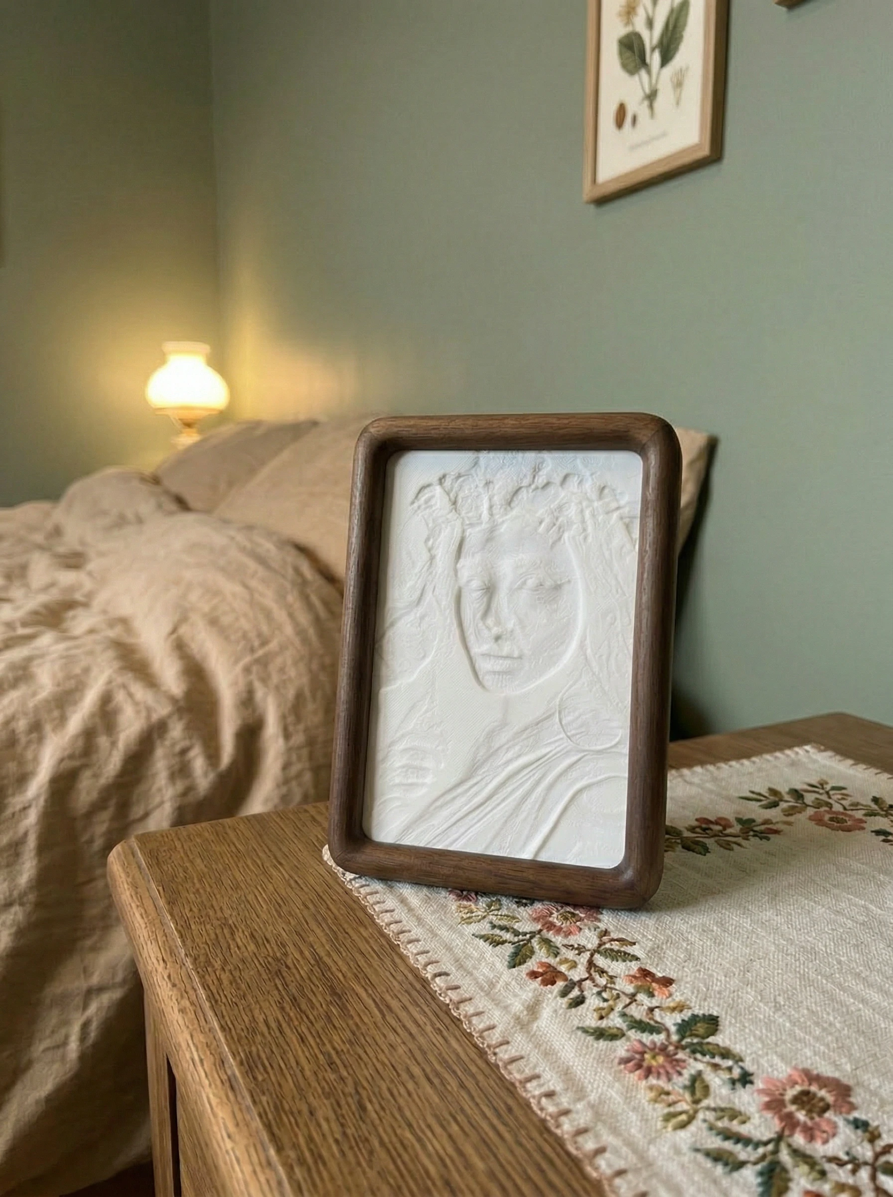 Lithophane unlit—soft etched
look