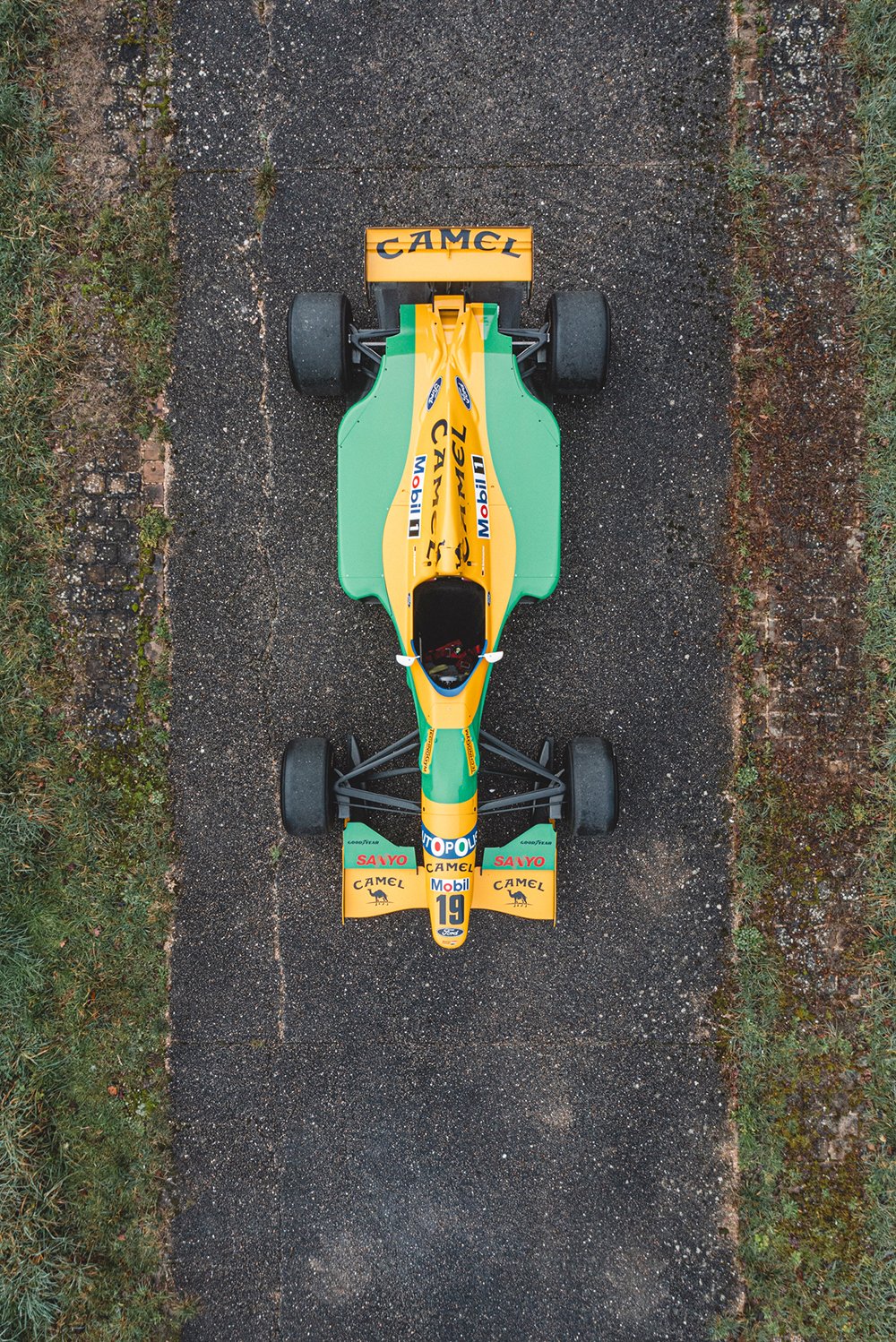 1992 Benetton B192-06 – Schumacher-Driven, Podium-Finishing Formula 1 Chassis - Image 2