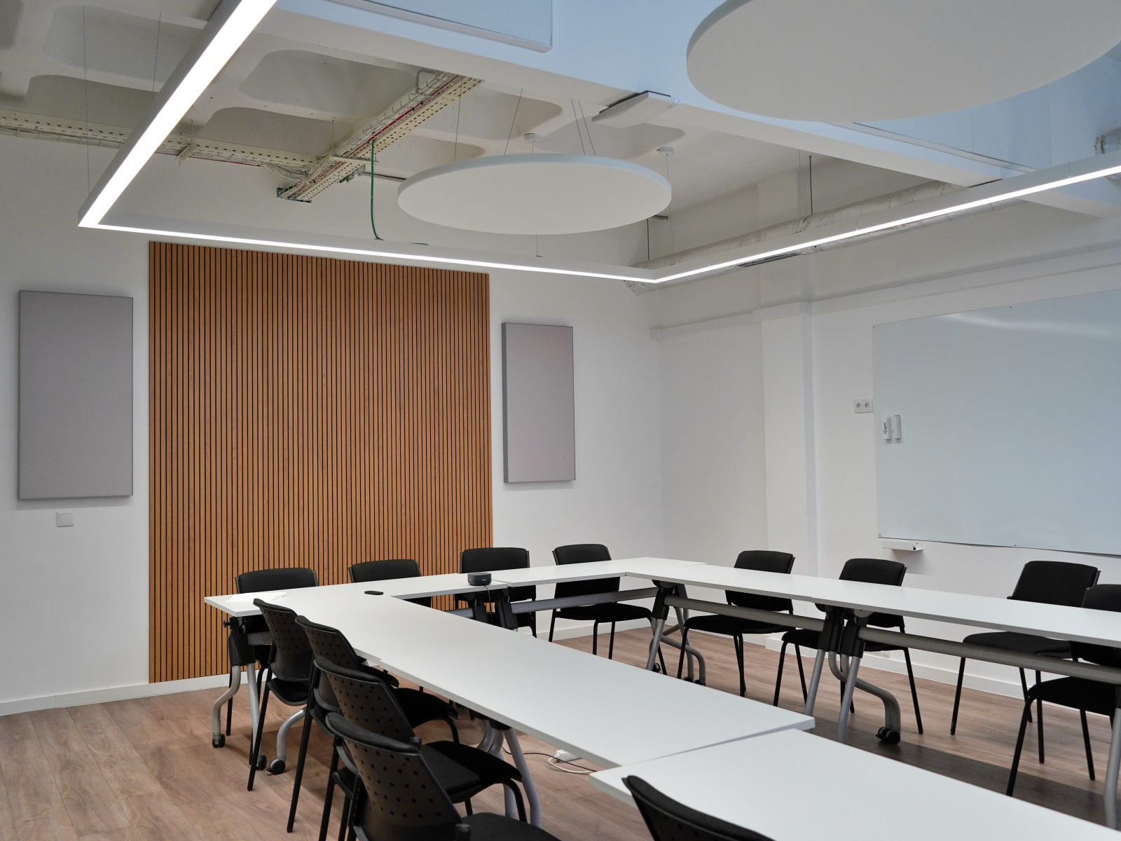 panouri acustice sala sedinte conferinta