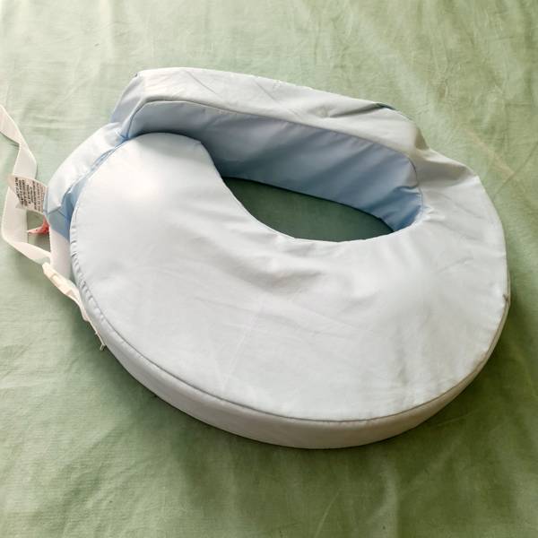 Coussin d'allaitement neuf – Quelques bricoles · Ivry-sur-Seine