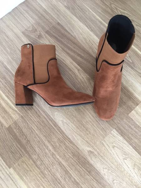 Brown ankle boots 40 (worn once) – House clearout · London