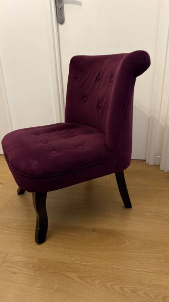 Fauteuil velours capitonné violet 