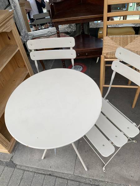 Furnitures on sale on North End Road – Car Boot Sale · London