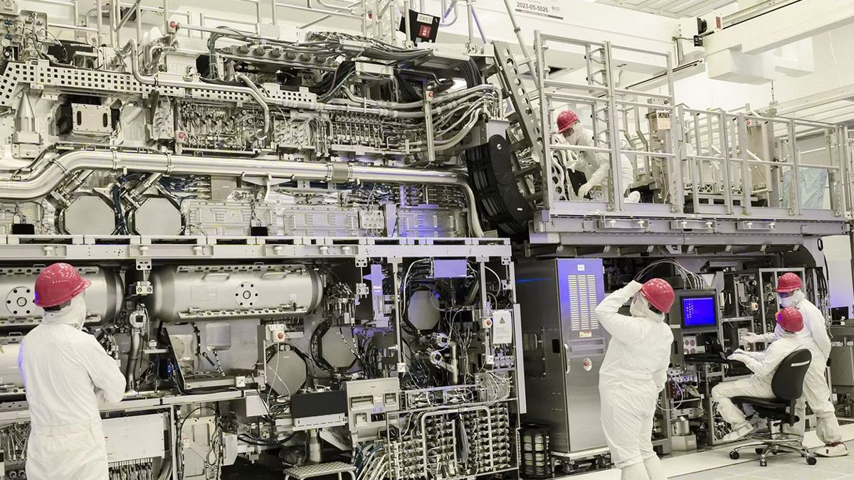 Intel's Stock Rises on New CEO and 18A Chip Buzz