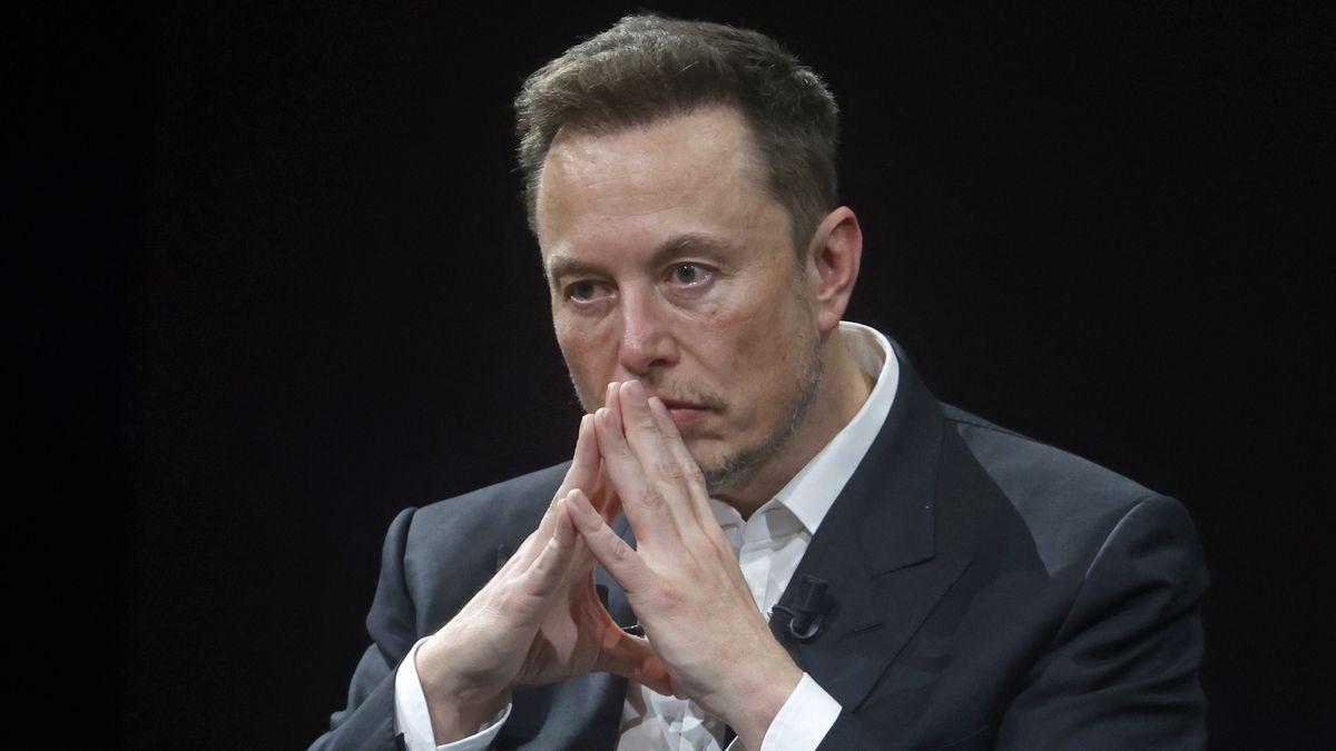 Vivian Calls BS on Elon’s Gaming Skills