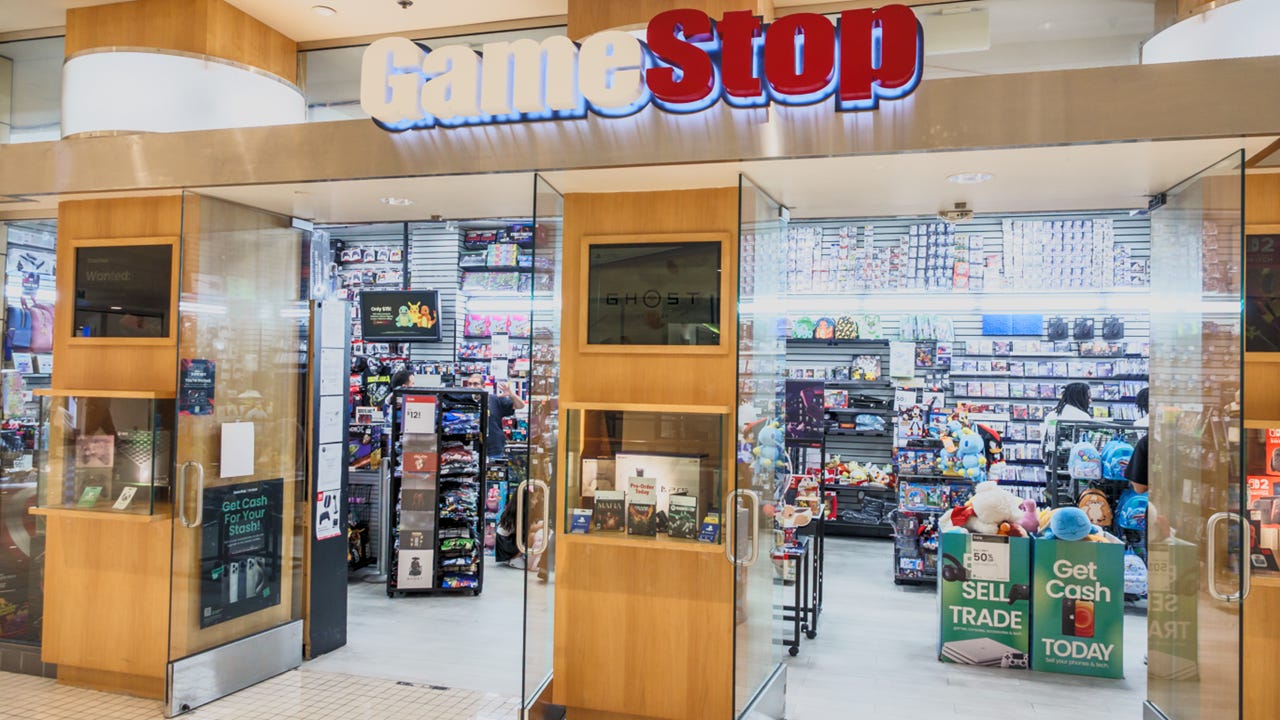 GameStop to Close 400 Stores Amid Changes
