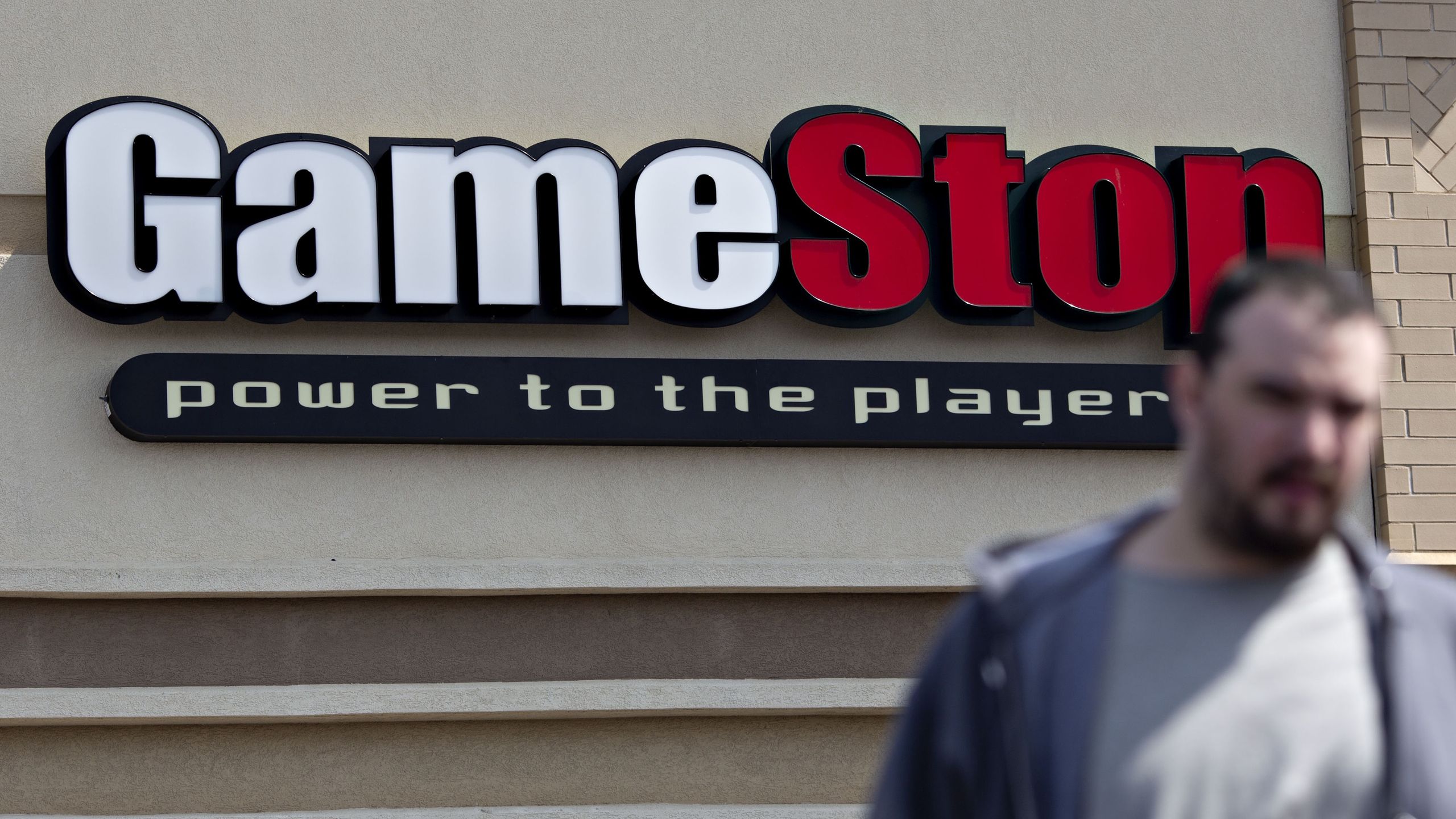 GameStop CEO Auctions on eBay Amid Bid Talk