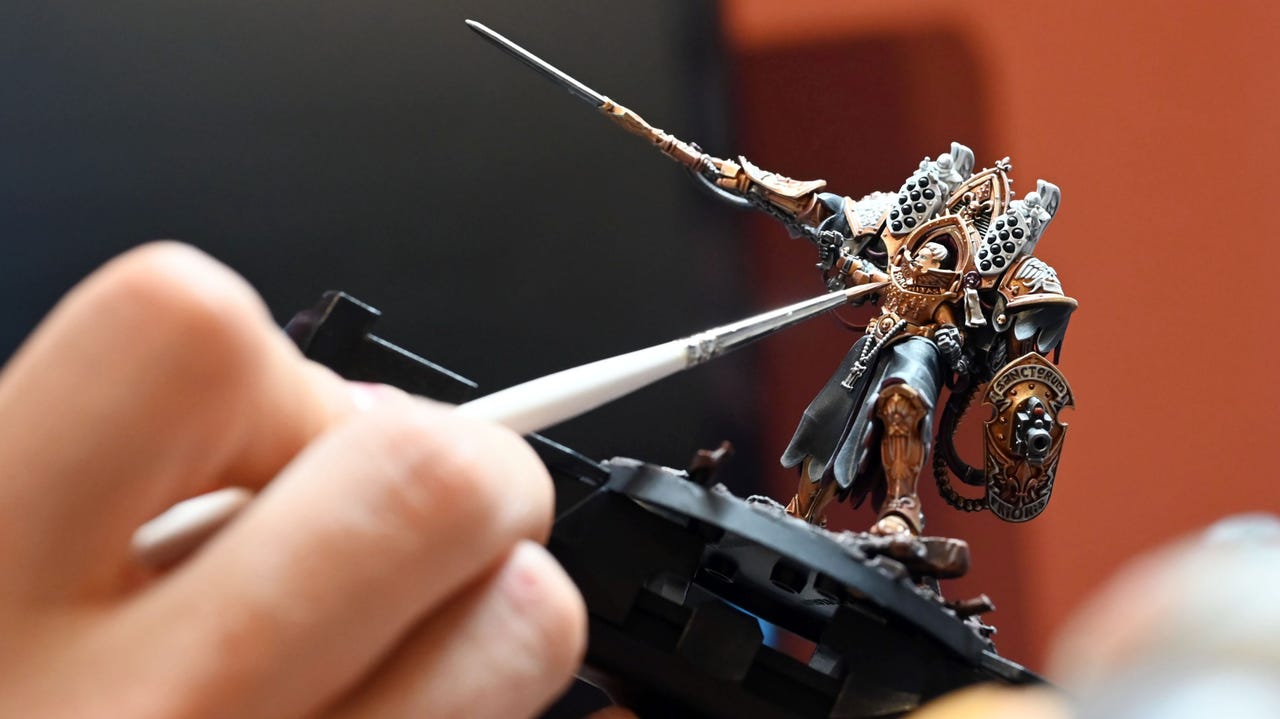 Warhammer 40,000 Introduces Pre-Painted Terrain!