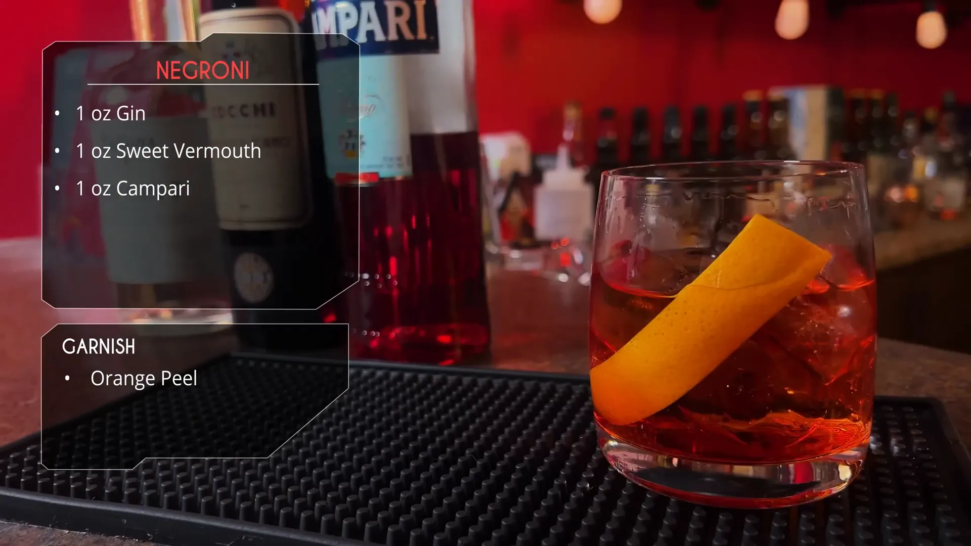 Negroni cu coaja de portocala, pahar de tip old fashioned