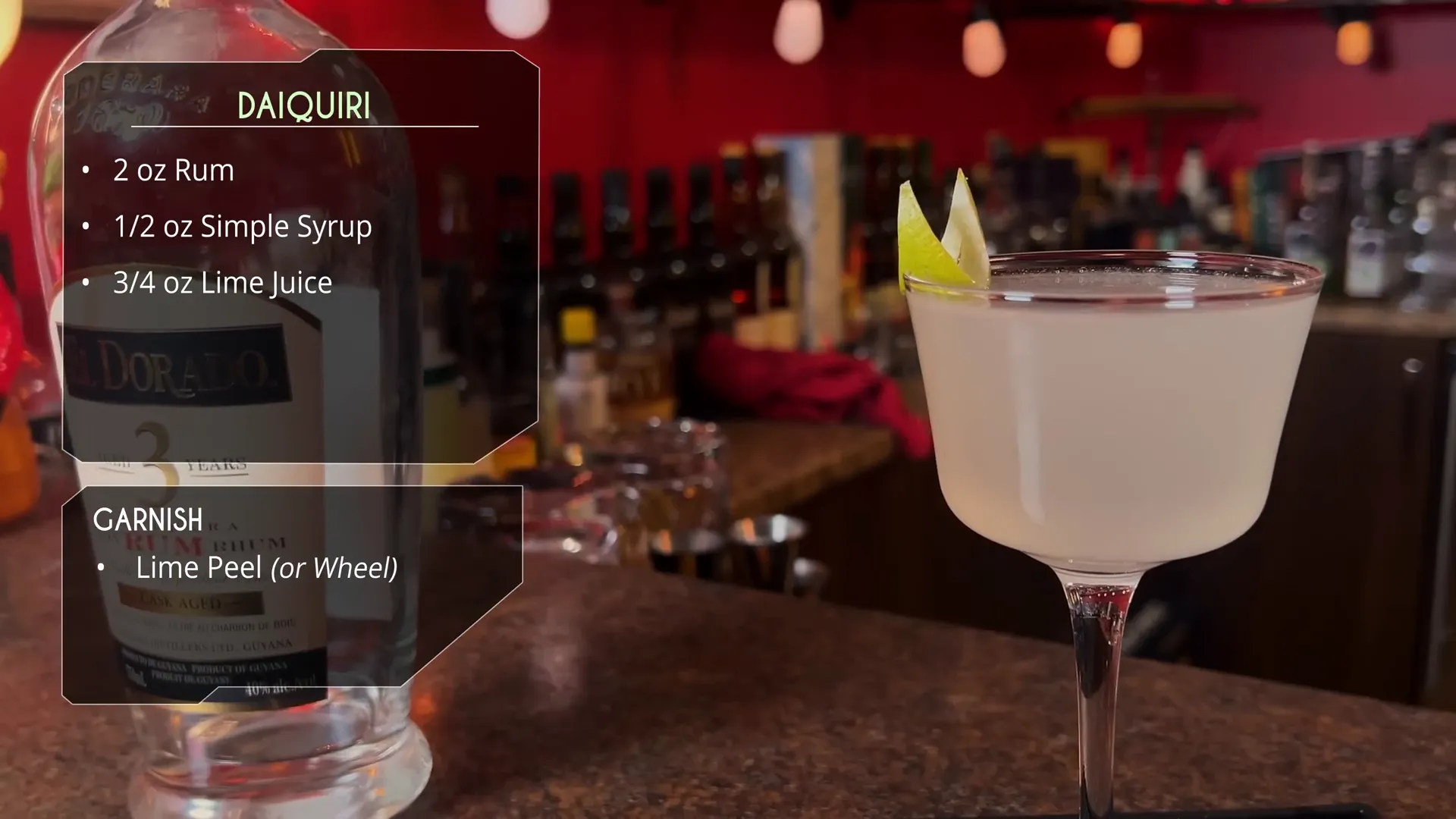 Daiquiri servit in Nick and Nora cu lime peel