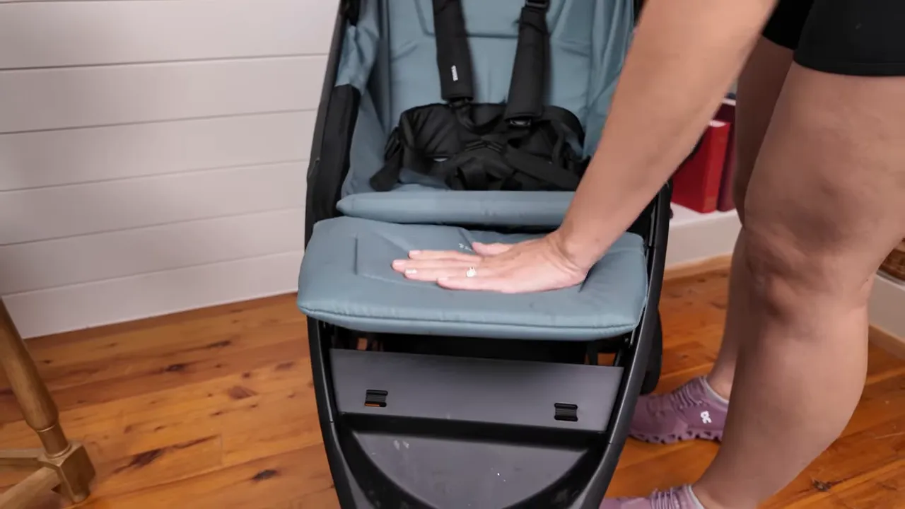 Thule Spring 2 calf support and lower footrest close-up