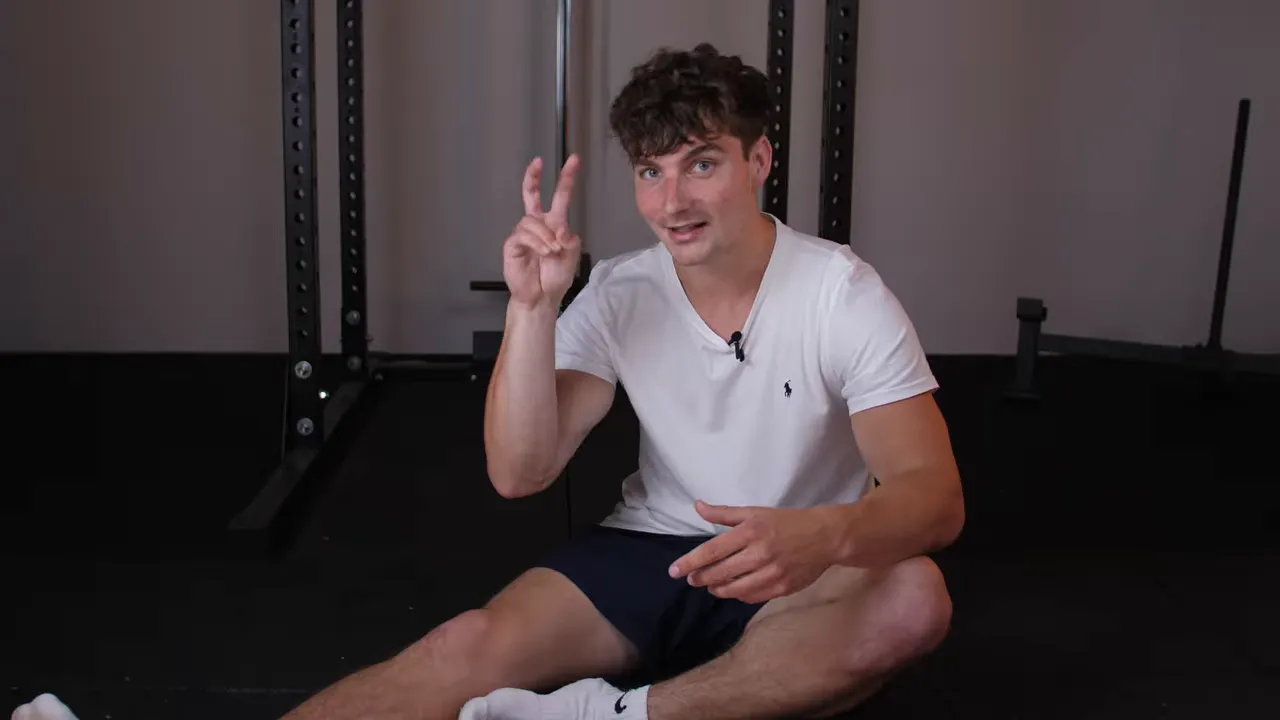 Trainer erklärt, warum sich Dehnen kurzfristig gut anfühlt und was das mit dem Nervensystem zu tun hat
