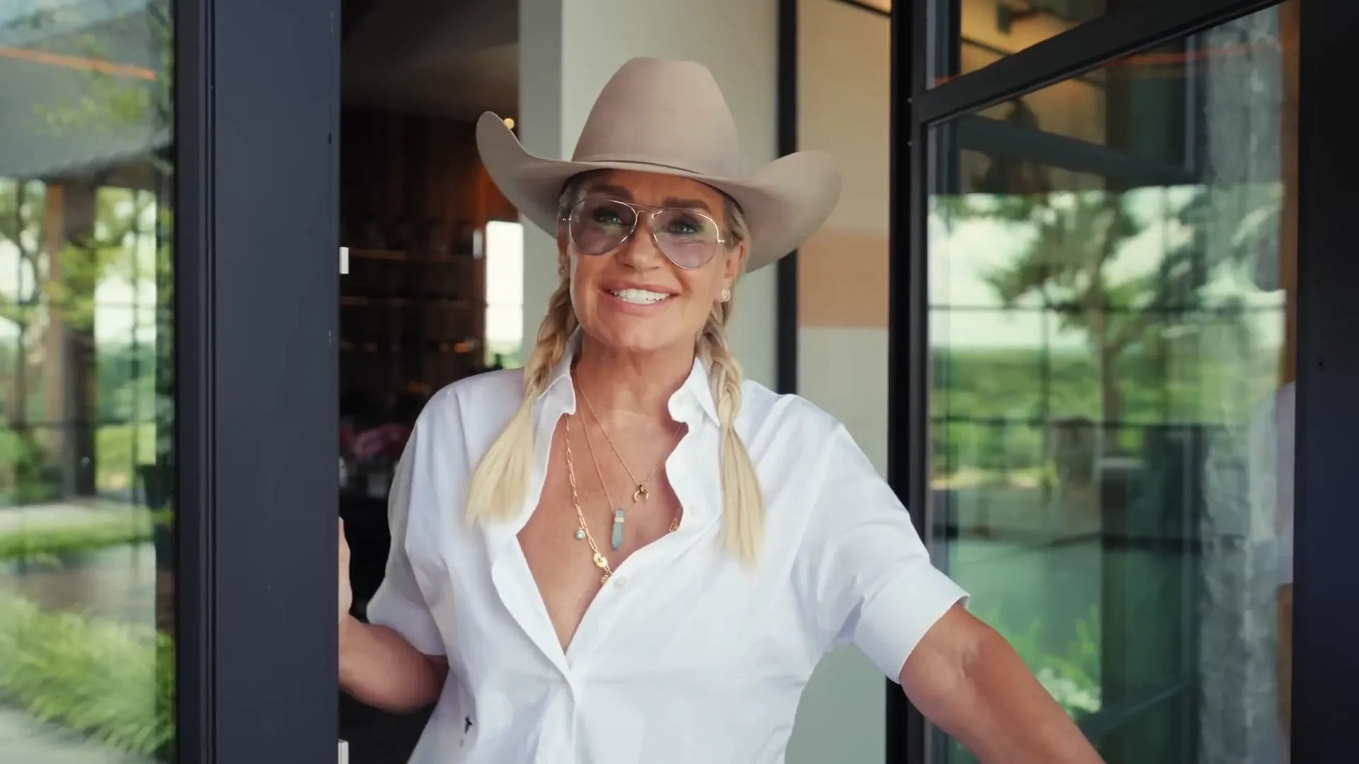 Yolanda Hadid welcoming to her Texas home