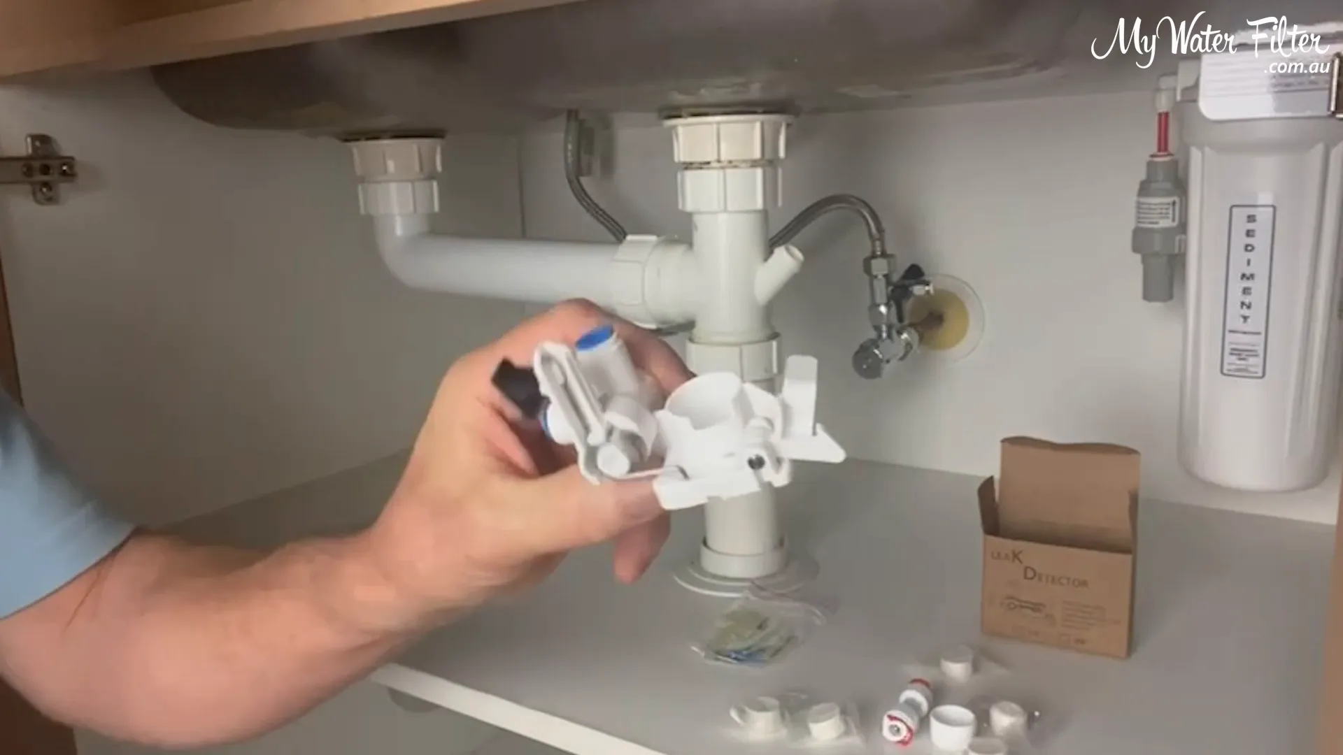 Close-up of the leak detector unit