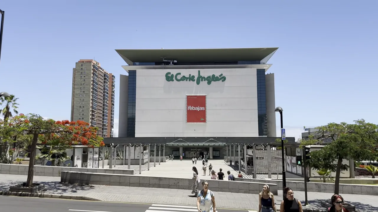 Entrance to El Corte Inglés — multi-level department store