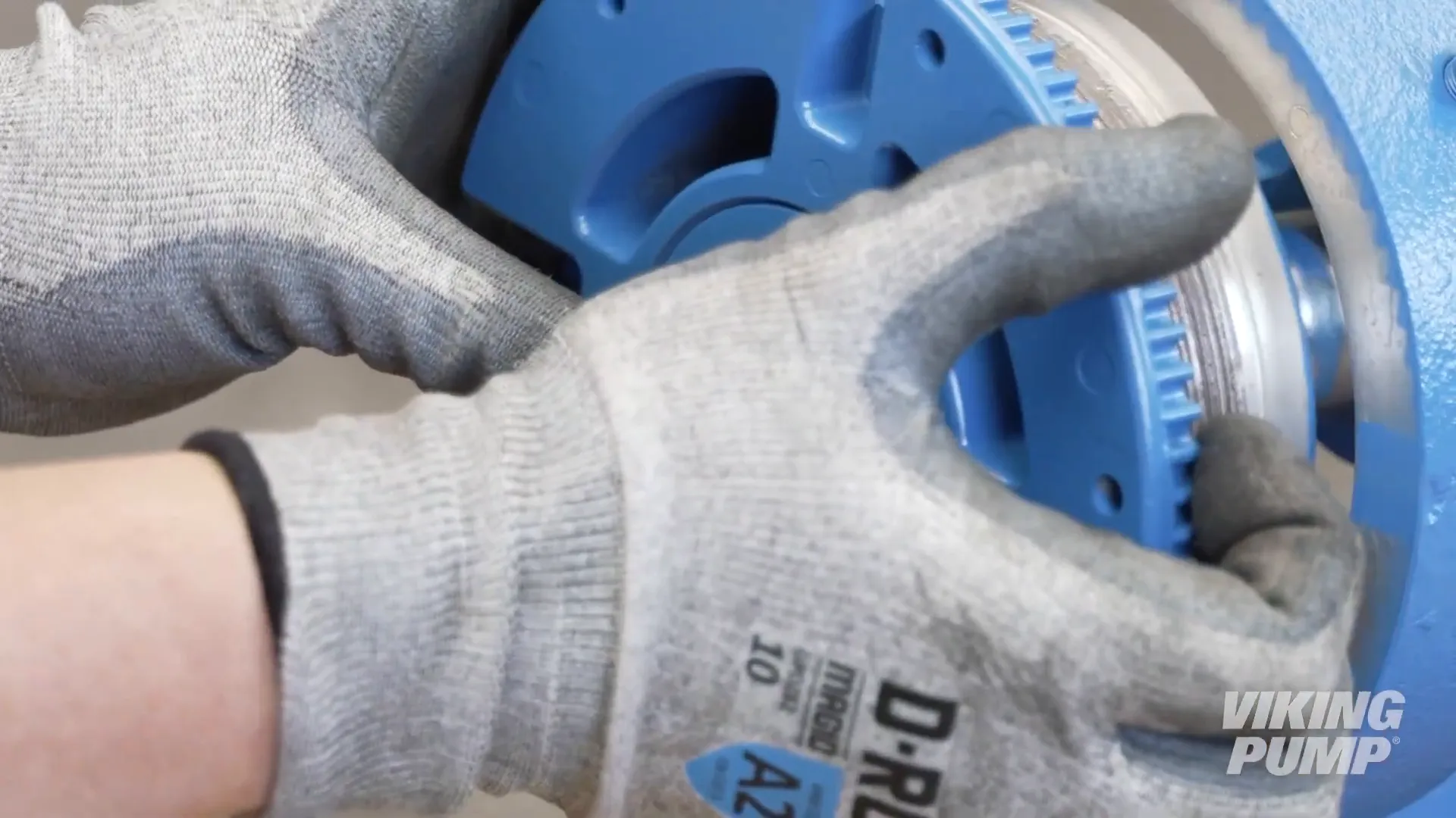 Loosening bearing housing set screws