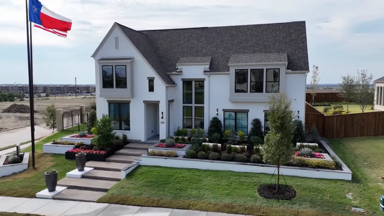 Walkable dining and retail options across from Star View along Preston Road