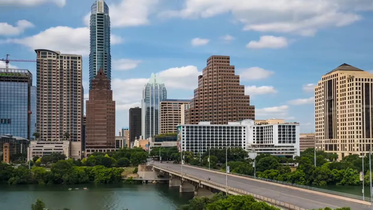 Guide emphasizing outdoor lifestyle in Austin city and suburbs