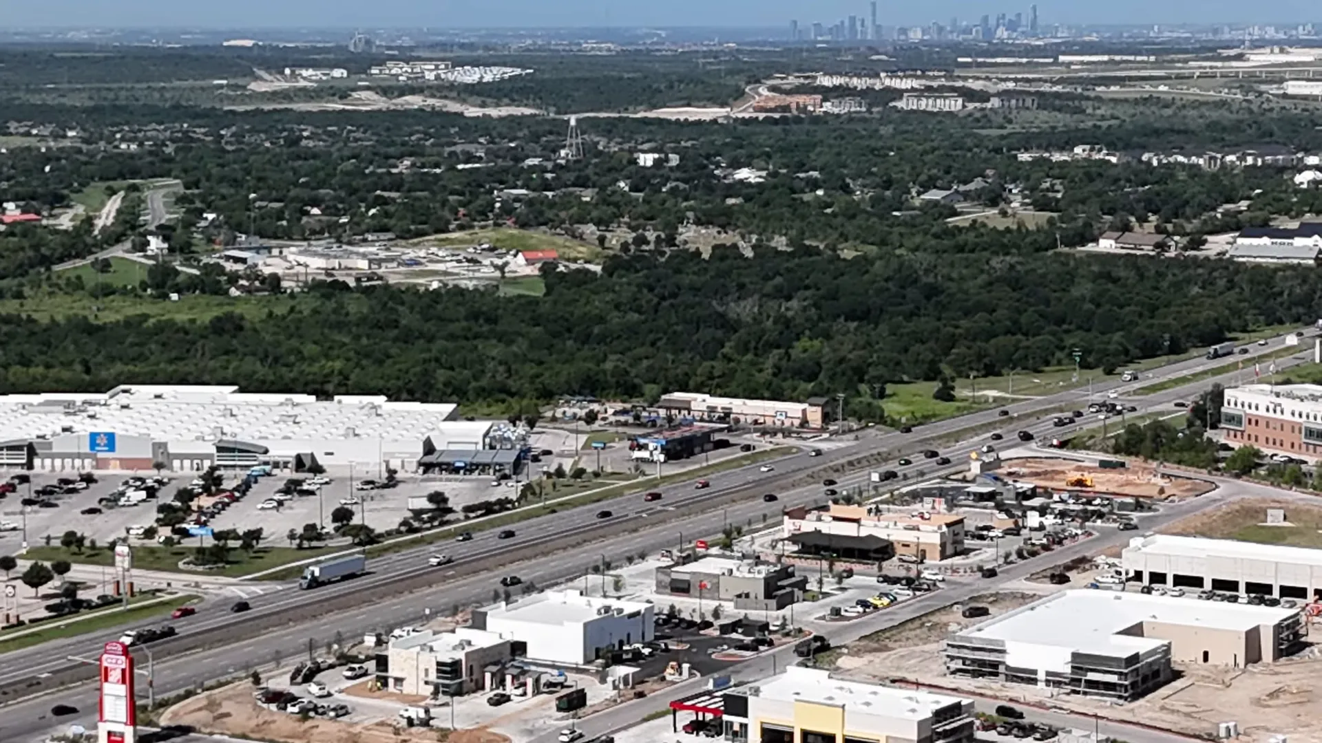 Map showing routes from Manor to downtown Austin via Highway 290 and SH 130