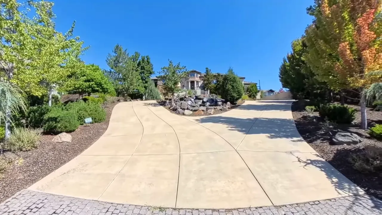 View of Roxyann Peak trailhead driving up towards the parking area