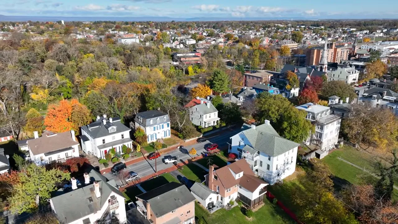 Text showing single family home price range from 900 thousand to 1.3 million dollars