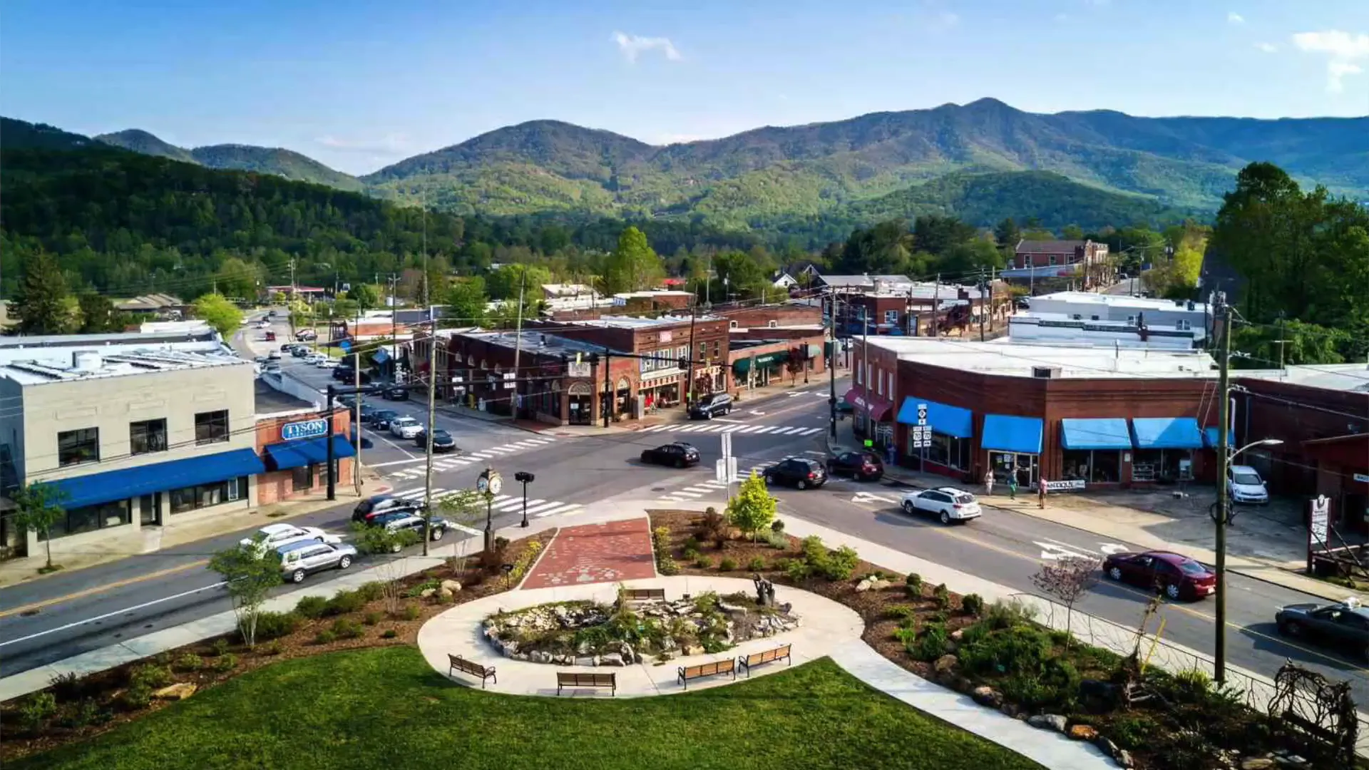 East Asheville overview with mountains in the background